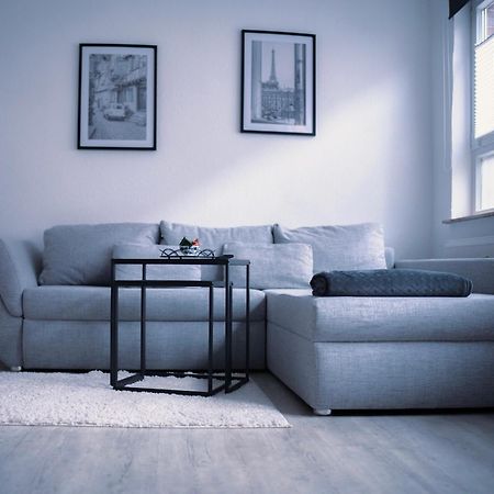 Schoenes Apartment In Der Altstadt , Kostenlose Parkplaetze In Der Naehe Emden Bagian luar foto
