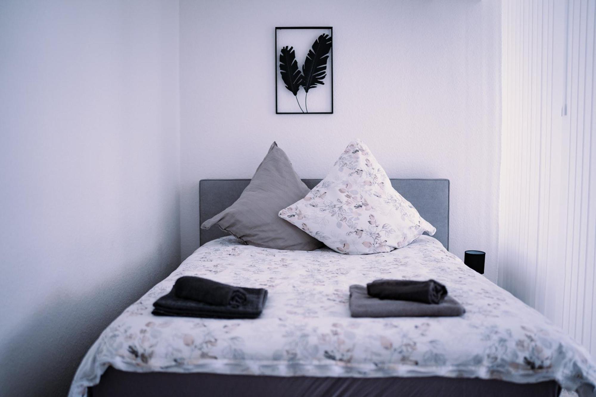 Schoenes Apartment In Der Altstadt , Kostenlose Parkplaetze In Der Naehe Emden Bagian luar foto