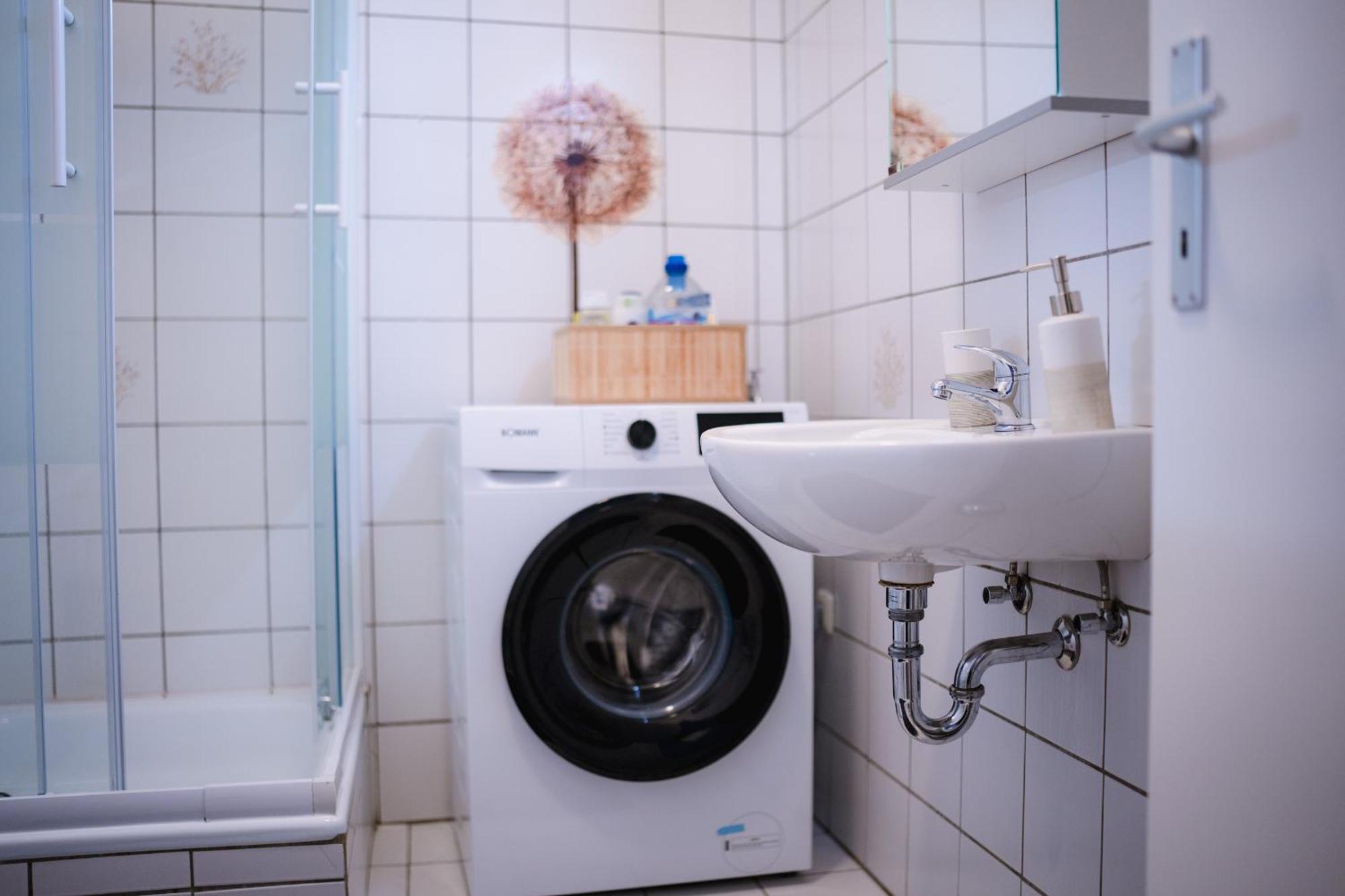 Schoenes Apartment In Der Altstadt , Kostenlose Parkplaetze In Der Naehe Emden Bagian luar foto