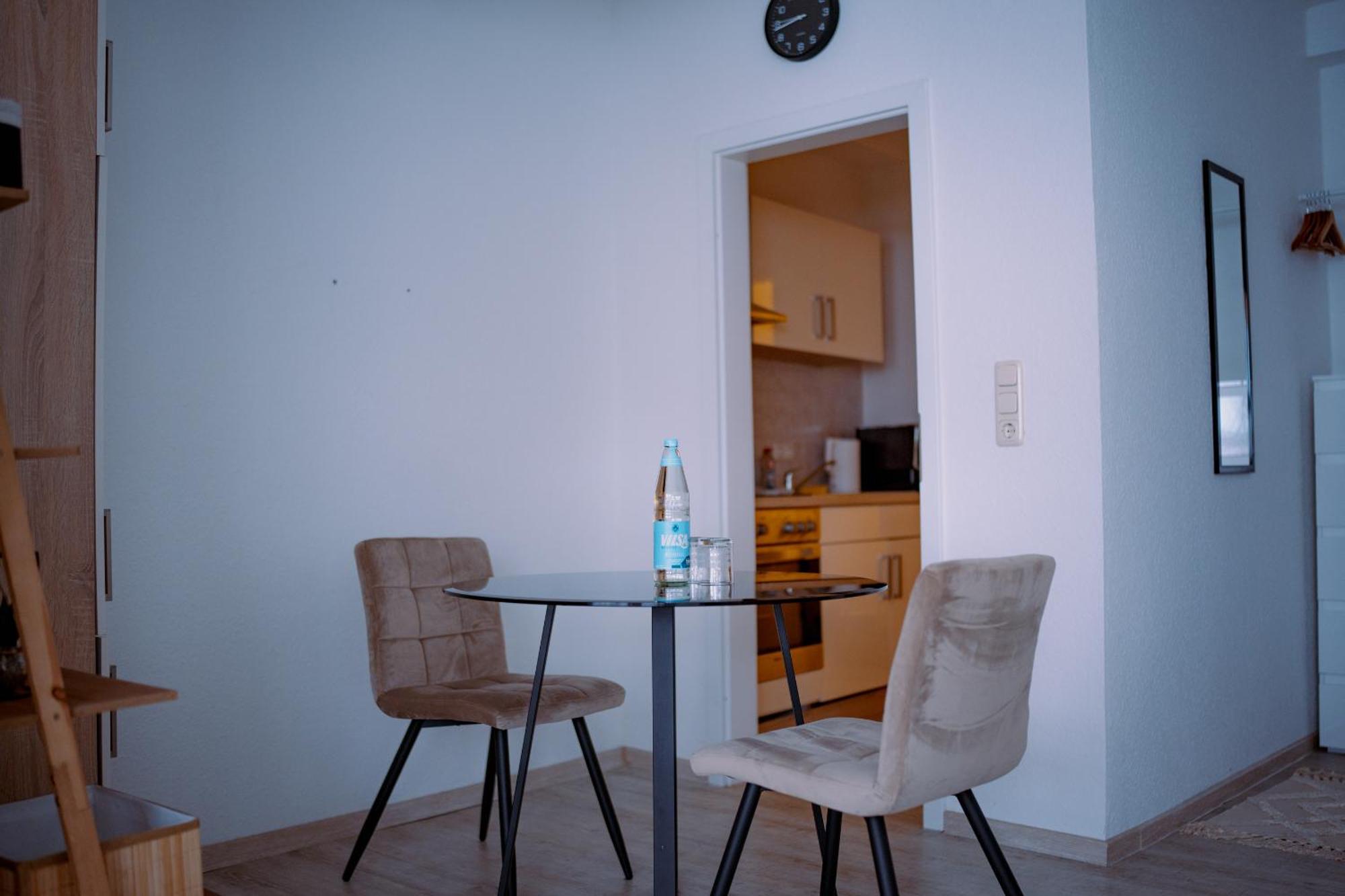 Schoenes Apartment In Der Altstadt , Kostenlose Parkplaetze In Der Naehe Emden Bagian luar foto