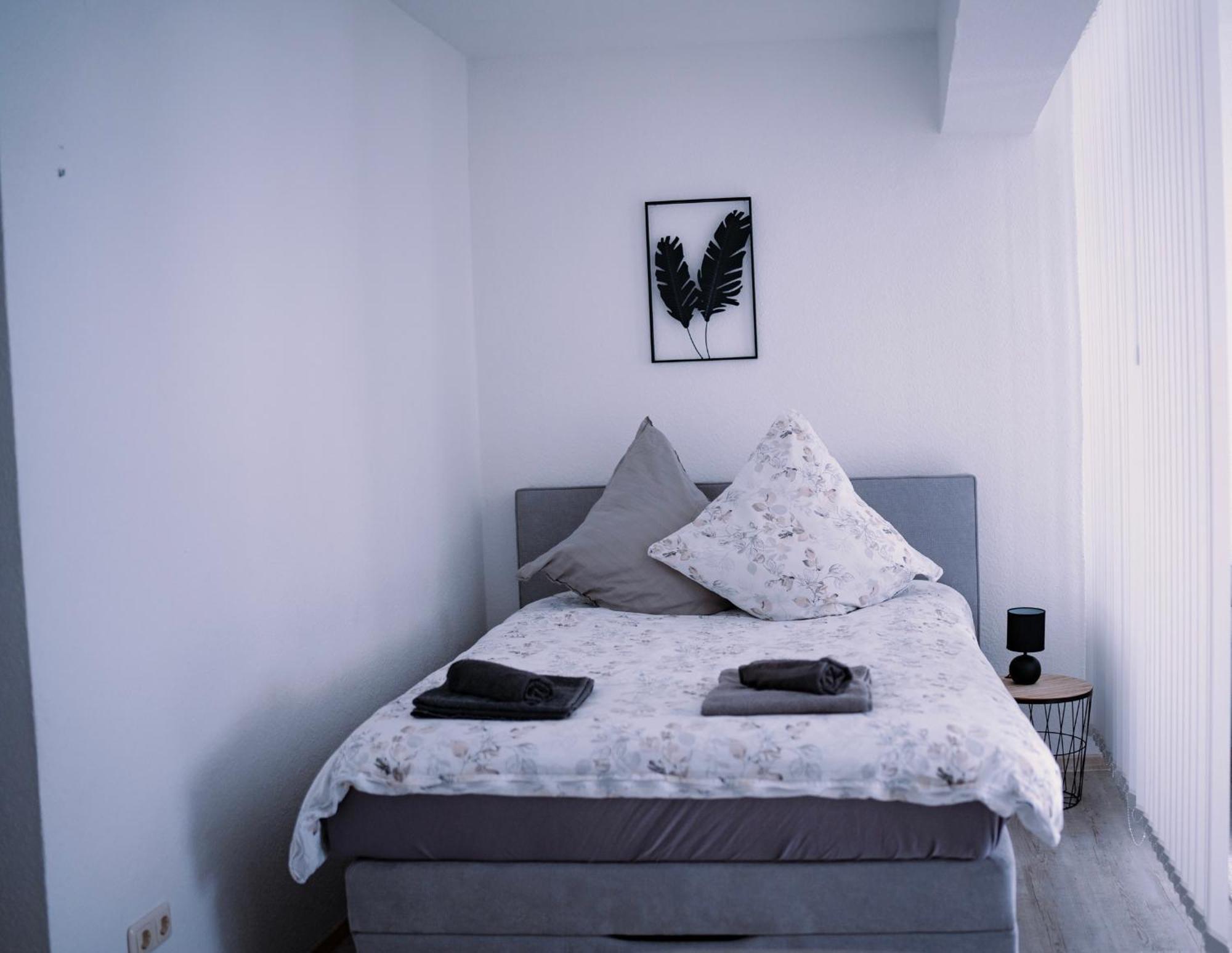 Schoenes Apartment In Der Altstadt , Kostenlose Parkplaetze In Der Naehe Emden Bagian luar foto